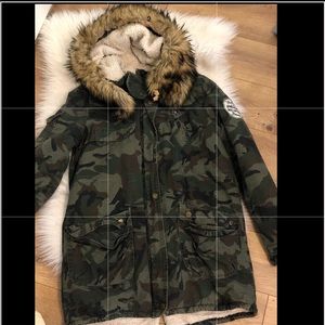 Camo oversized coat with fur hood